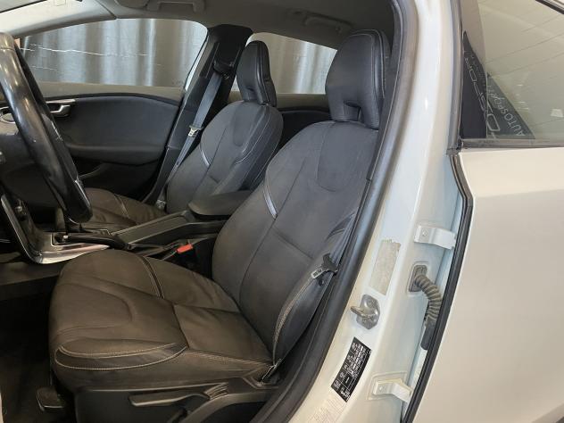 Volvo V40 D2 Momentum - Foto 8
