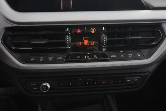 BMW 118 Serie 1 i 5p. Business Advantage rif. 24023991 - Foto 10