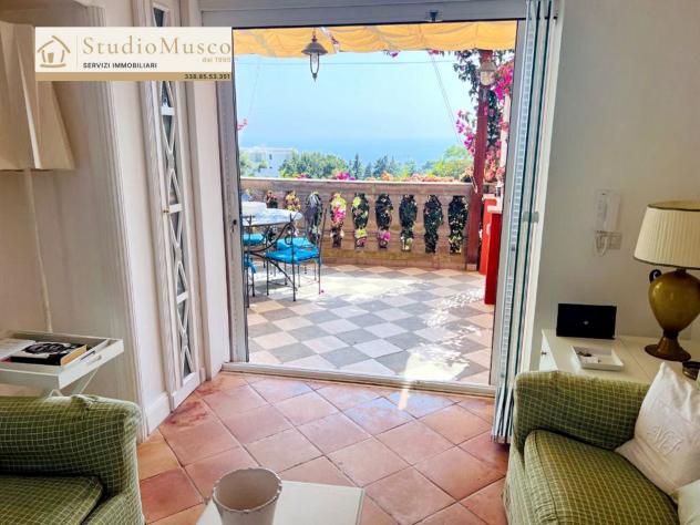StudioMusco vende a Capri, in via Camerelle, la più prestigiosa strada dello shopping, introvabile appartamento con terrazzo a livello e vista panoram - Foto 8