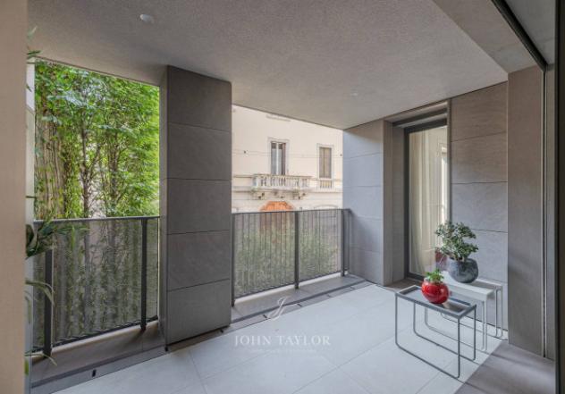 Appartamento di 90 m² con 5 locali e box auto in affitto a Milano - Foto 17