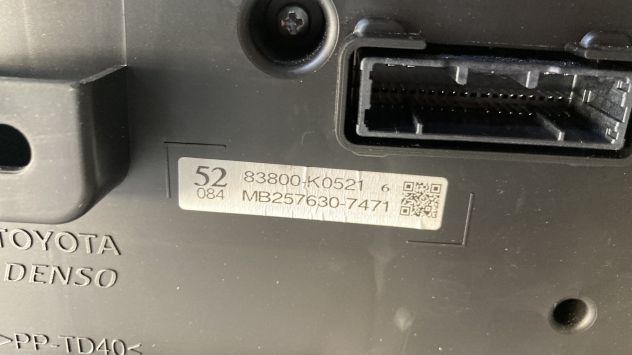 Quadro strumenti Toyota Yaris Hybrid 1.5 del 2021 (83800-K0521) - Foto 4