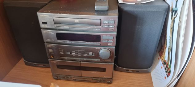 Stereo da casa Piooner con altoparlanti