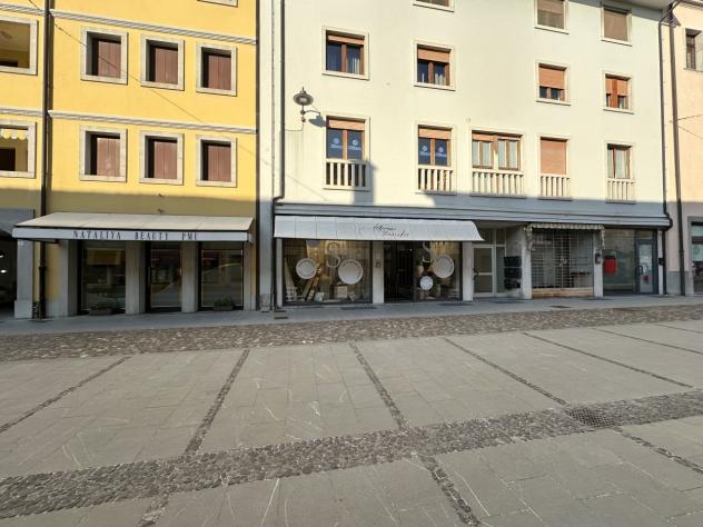 Locale commerciale in vendita a Palmanova