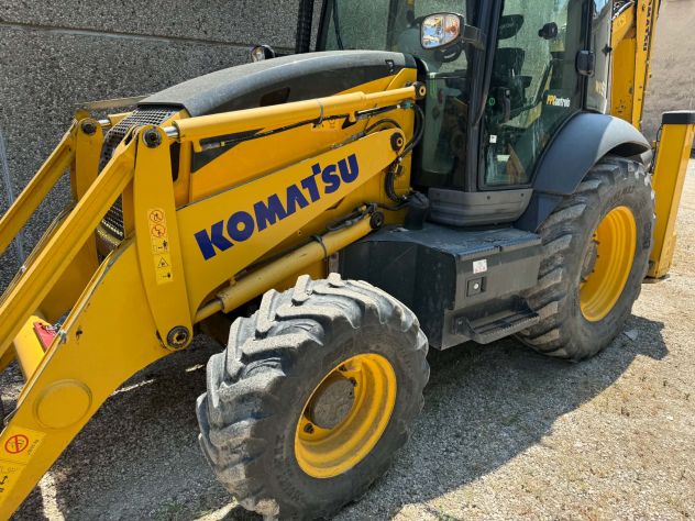 TERNA KOMATSU WB 97 R-8 - Foto 4