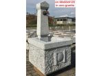 Grande fontana in pietra granito