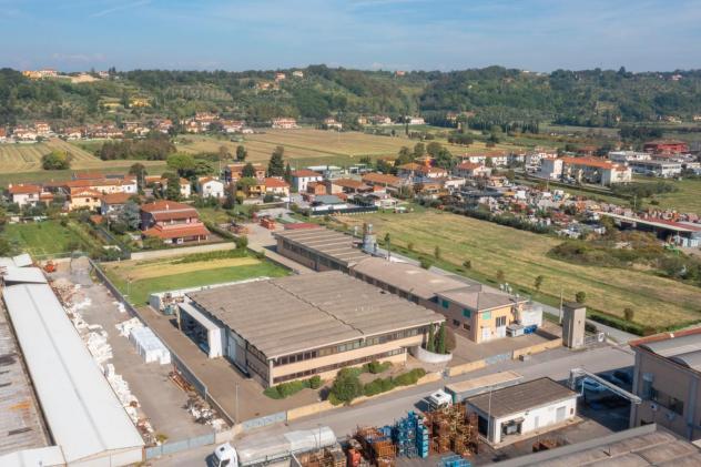 Capannone industriale in vendita a Santa Maria a Monte 3000 mq Rif: 1069065