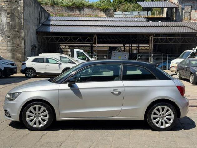 AUDI A1 1.6 TDI 105 CV Ambition rif. 23891520 - Foto 4