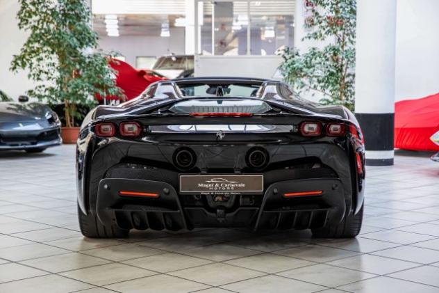 FERRARI SF90 Spider LIFT SYSTEM|CARBON+LEDS|FULL ADAS|20"|AFS| rif. 23965179 - Foto 6