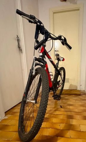 Vendesi biciclette Mountain Bike in buono stato, utilizzate poco e sempre tenute - Foto 4