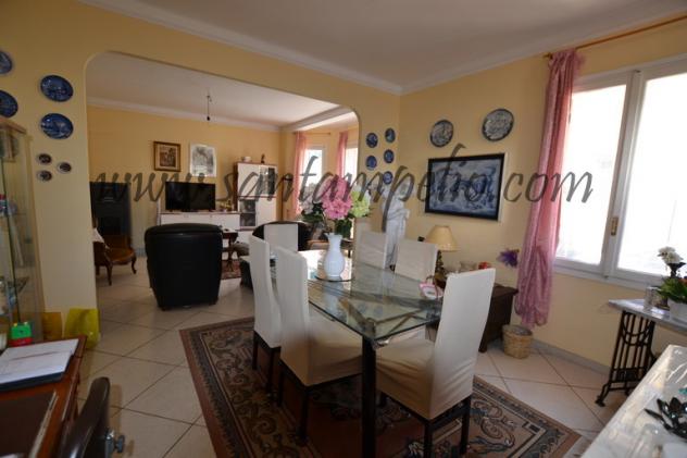 Bordighera - ZONA CENTRALE VENDESI CASA INDIPENDENTE CON GIARDINO PRIVATO