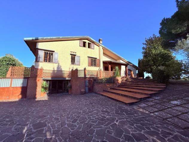 Villa in vendita a Santa Maria a Monte 470 mq Rif: 1452726