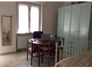 2 (due) camere matrimoniali a studentesse, zona università a Pescara