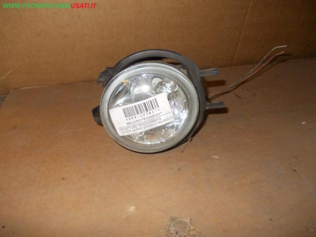 PROIETTORE FENDINEBBIA S. TOYOTA VERSO (ZGR20-21/AUR20-21) (Dal 05/2009 e dal 06/2013)  Parti elettriche  Fanaleria  Fendinebbia dx. TOYOTA - COROLLA