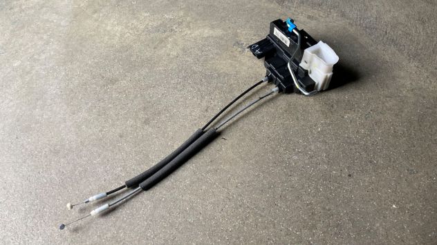 Chiusura centralizzata anteriore DX Hyundai I20 del 2012 (81320-1J030)
