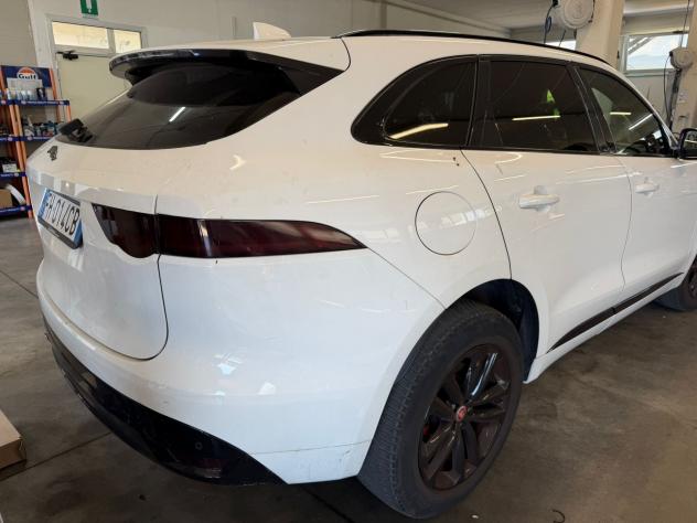 Jaguar F-Pace 2.0 D 180 CV AWD Portfolio MOTORE FUSO - Foto 2