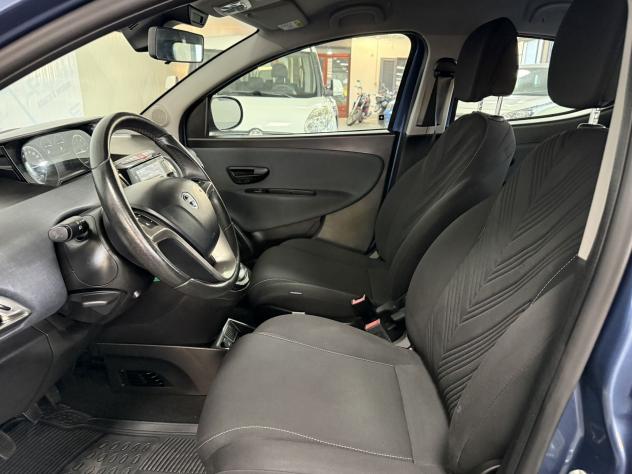 Lancia Ypsilon 1.0 FireFly 70cv Hybrid ALBERTA FERRETTI - Foto 8