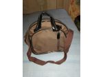 BORSA DA DONNA MODELLO MEZZALUNA DI COLORE MARRONE