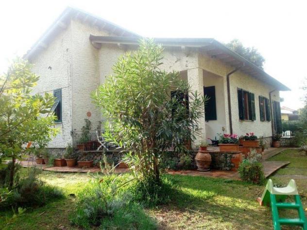 Villa in vendita a Marina di Massa - Massa 150 mq Rif: 1098775