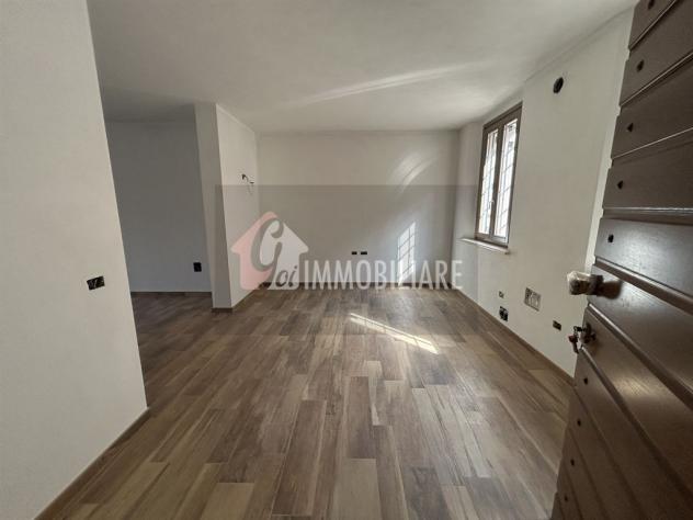 Elegante Trilocale Piano Terra con cortile Privato - Foto 8