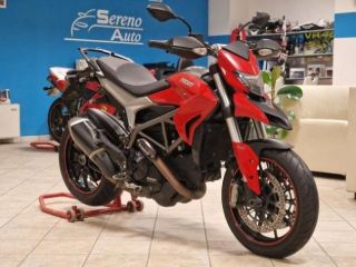 Ducati Hyperstrada 821 con borse laterali