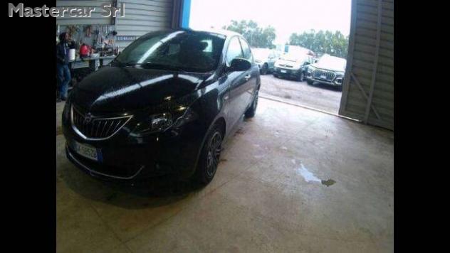 LANCIA Ypsilon 5 posti Neopatentati 1.0 hybrid Gold tg: GK585ZB rif. 24054599 - Foto 2