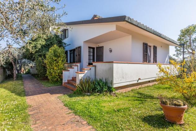 Villa in vendita a Montecastello - Pontedera 300 mq Rif: 1407052