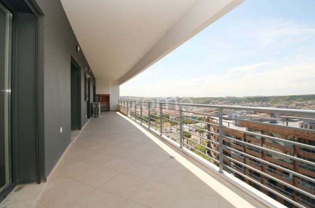 Attico mq. 180 5 camere doppie con terrazzo di mq.140 ideale per imprese edili