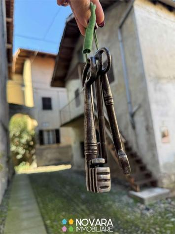 V001758 - RUSTICO NEL BORGO DI CARPIGNANO SESIA - Foto 2