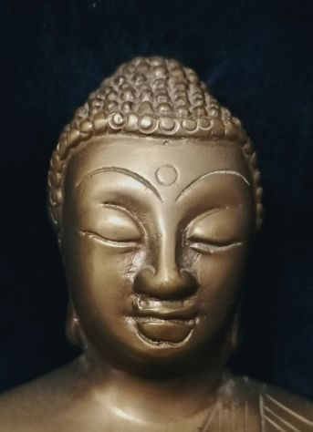 SCULTURA IN BRONZO RAFFIGURANTE IL BUDDHA IN MEDITAZIONE. INDIA/NEPAL, 1900. - Foto 6