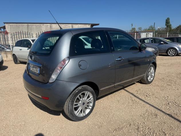 Lancia Ypsilon 1.2 69 CV Argento - Foto 5