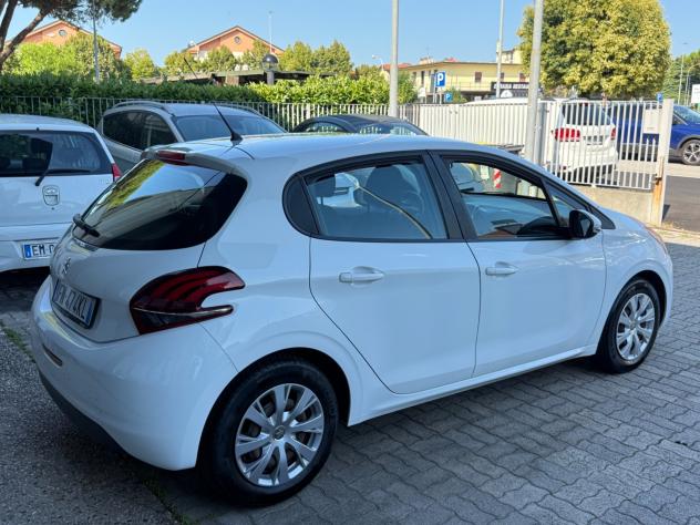 Peugeot 208 5 porte Active - Foto 4