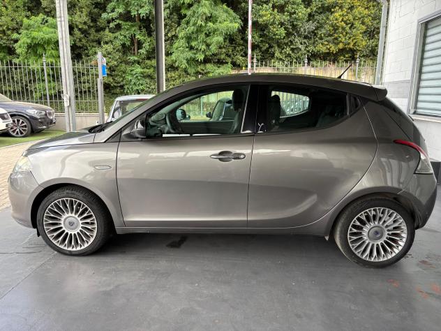Lancia Ypsilon 0.9 TwinAir 85 CV 5 porte S&S DFN Platinum - Foto 3
