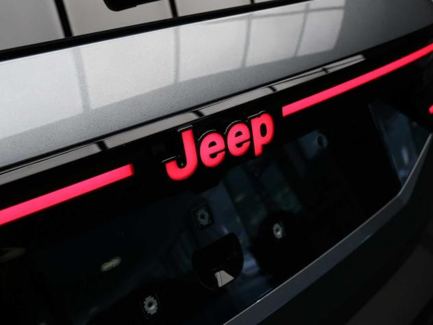 Jeep Compass E-Hybrid 1.2 Turbo MHEV 106kW Summit DCT - Foto 10