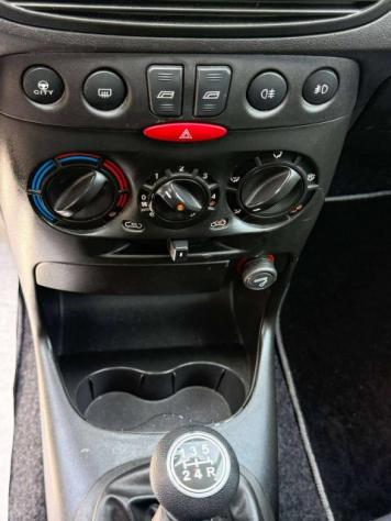 Fiat Punto 5p 1.2 16v Dynamic Clima NEOPATENTATI - Foto 8