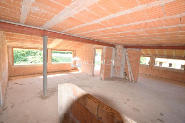 CASA INDIPENDENTE di 7 vani e di 320 mq (MONTEBELLUNA) rif. PCS55A