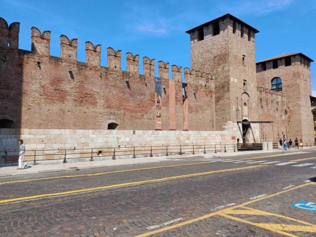 Abbigliamento in vendita a Verona