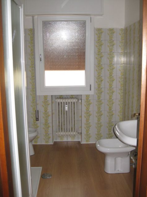 Offro in affitto appartamento non ammobiliato con garage. - Foto 3