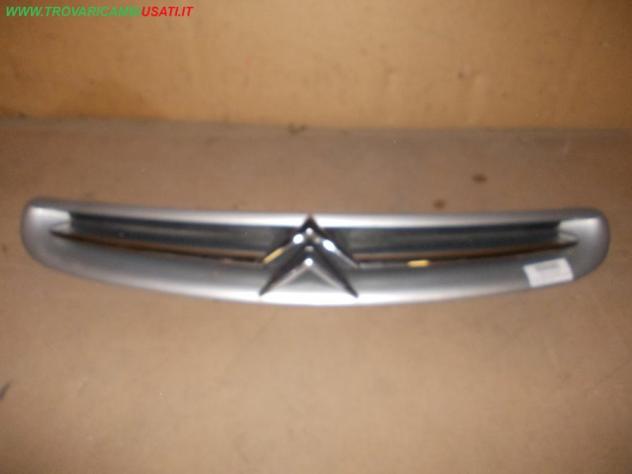 GRIGLIA COMPL. ARGENTO CITROEN XSARA (N68) Picasso  Carrozzeria  Lamierati esterni  Paraurti  Griglia radiat CITROEN - XSARA Picasso - 01-04-2004 - 01