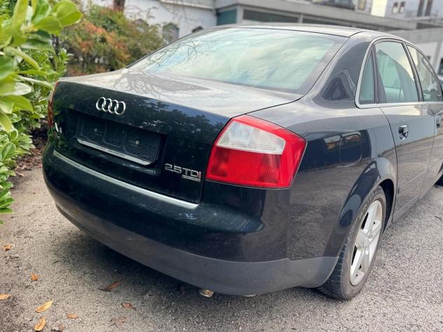 Audi A4 2.5 V6 TDI/180 CV cat quattro - Foto 4