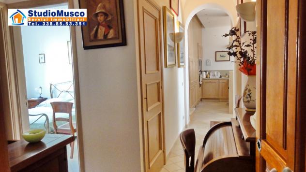 APPARTAMENTO di 5 vani e di 110 mq (CAPRI) rif. CVDBM - Foto 3