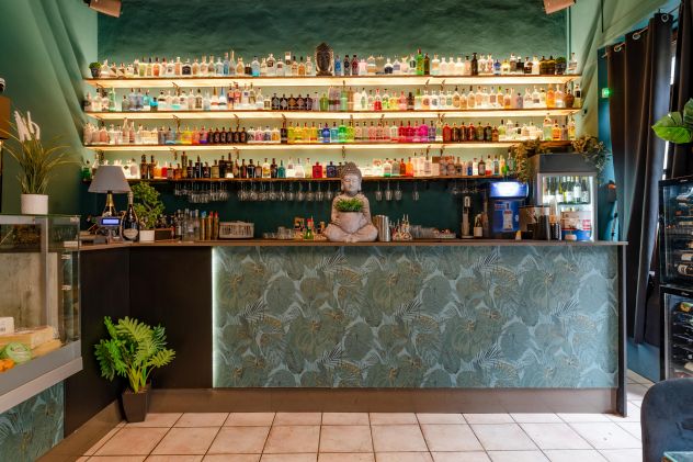 Wine bar & cocktail lounge ristrutturato – pronto all’uso con dehor