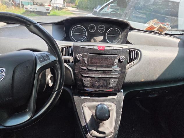 Lancia Ypsilon 0.9 TwinAir 85 CV 5 porte S&S DFN - Foto 9