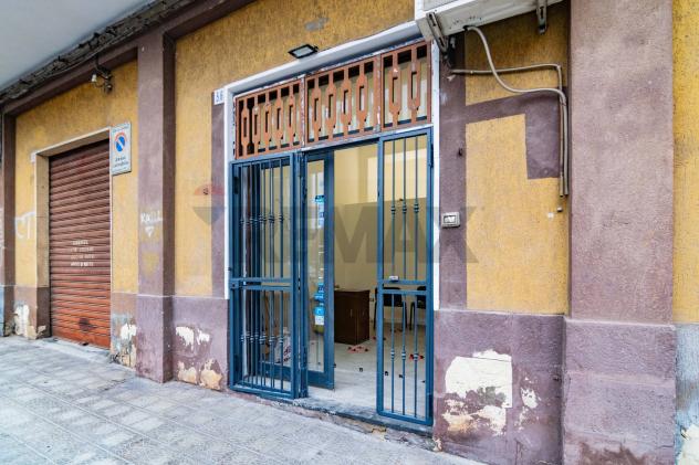 Locale Commerciale in vendita a Catania, Viale M. Rapisardi - Lavaggi - Foto 2
