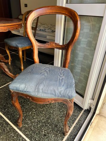 Sedie foderate in legno stile antico