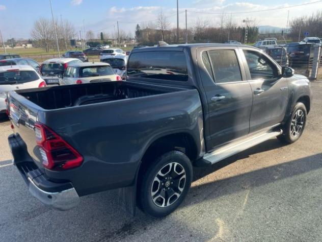 TOYOTA Hilux 2.4 D-4D A/T 4WD 4 porte Double Cab Executive rif. 23499950 - Foto 8
