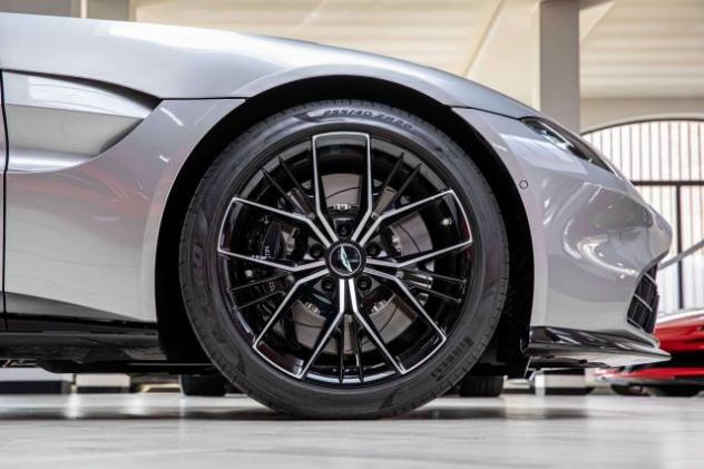 ASTON MARTIN Vantage ROADSTER|360° CAMERA|20"|HEATED SEATS|BLIND SPOT rif. 23738370 - Foto 9