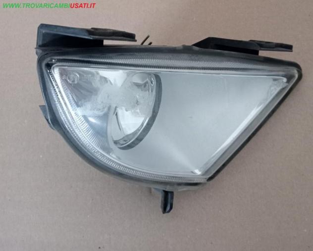 PROIETTORE FENDINEBBIA D. FORD FIESTA (CBK)  Parti elettriche  Fanaleria  Fendinebbia dx. FORD - FIESTA - 01-03-2002 - 01-12-2005, FORD - FUSION - 01