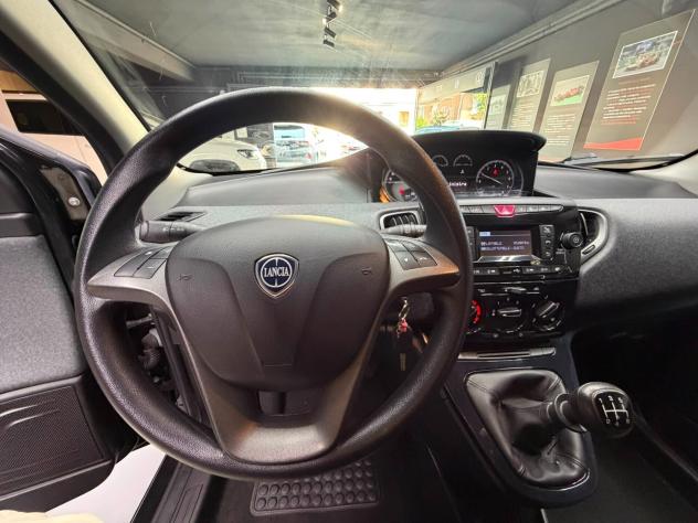 Lancia Ypsilon 1.2 69 CV 5 porte GPL Ecochic Black and Noir - Foto 7