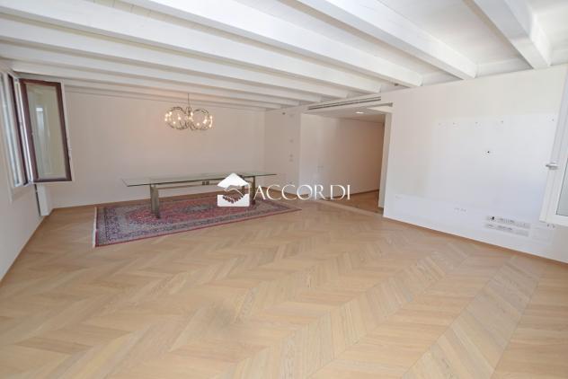 APPARTAMENTO di 4 vani e di 145 mq (CASTELFRANCO VENETO) rif. SW184 - Foto 3