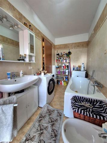 V005483 - Recente appartamento su due livelli con terrazzo solarium e doppi garage - Foto 8